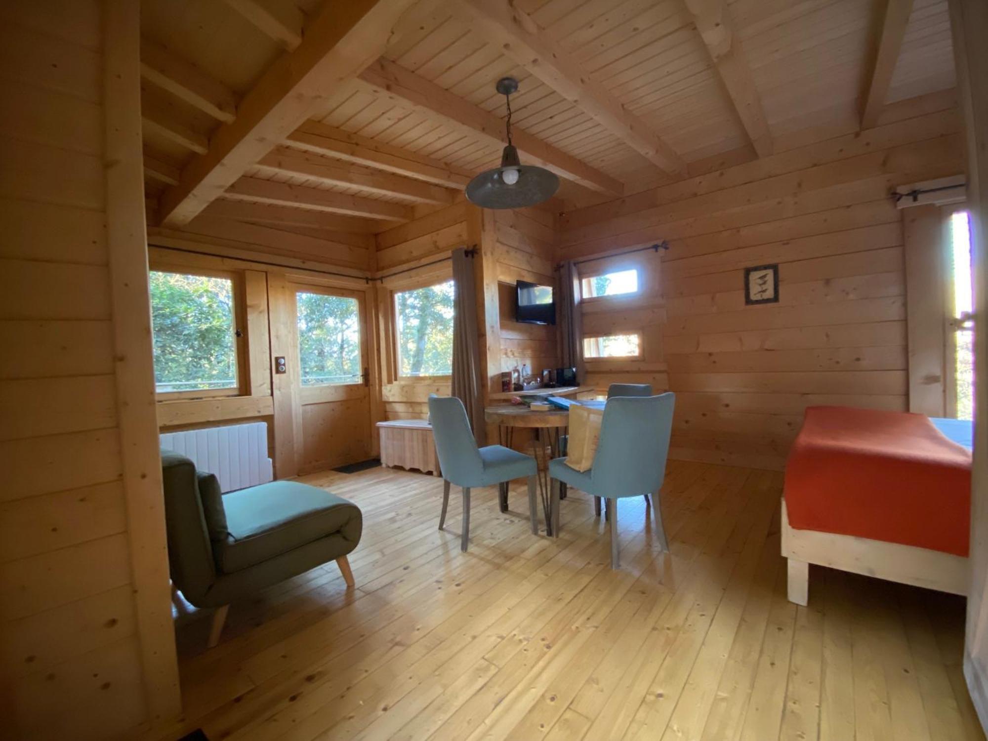 Les Cabanes Dans Les Bois Logis Hotel Villedubert Exterior foto