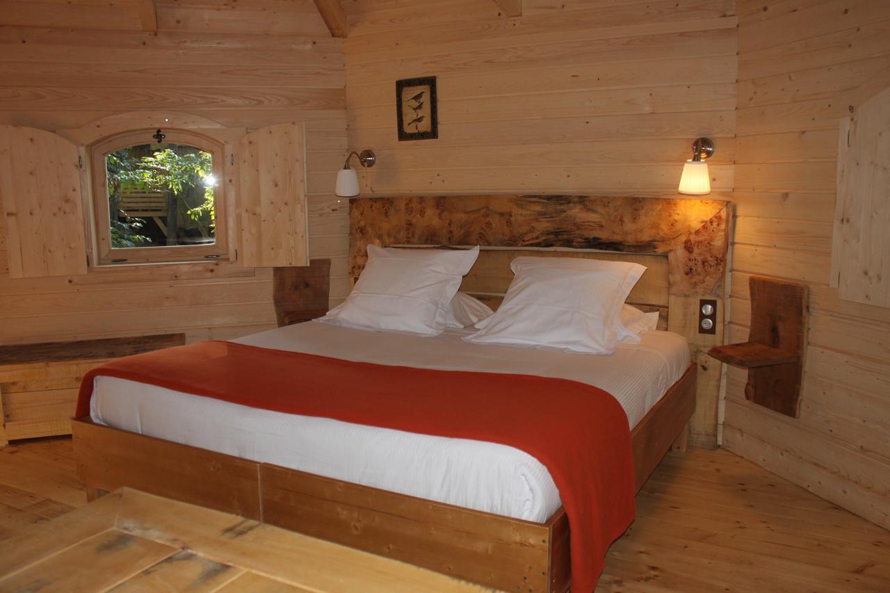 Les Cabanes Dans Les Bois Logis Hotel Villedubert Quarto foto