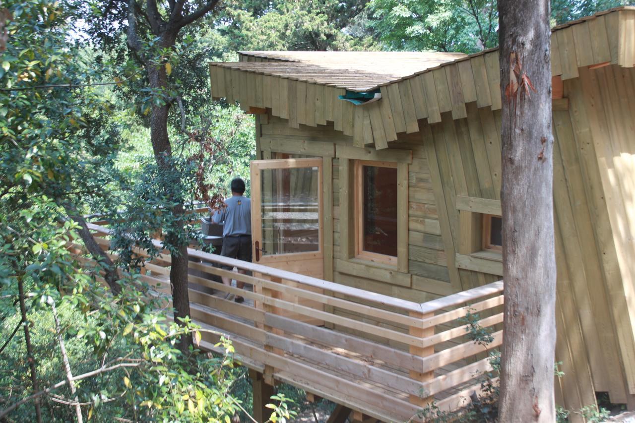 Les Cabanes Dans Les Bois Logis Hotel Villedubert Quarto foto