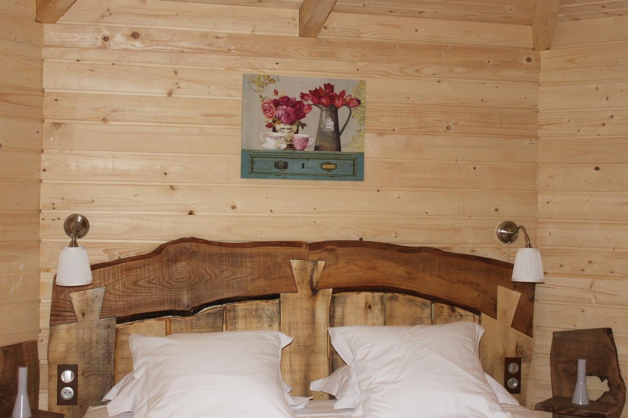 Les Cabanes Dans Les Bois Logis Hotel Villedubert Quarto foto